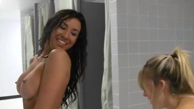 Pretty chicks plus hunks are having explicit dorm fuckfest